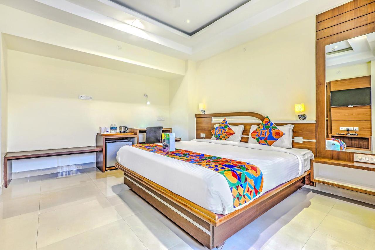 Fabhotel Park Riviera 구와하티 외부 사진